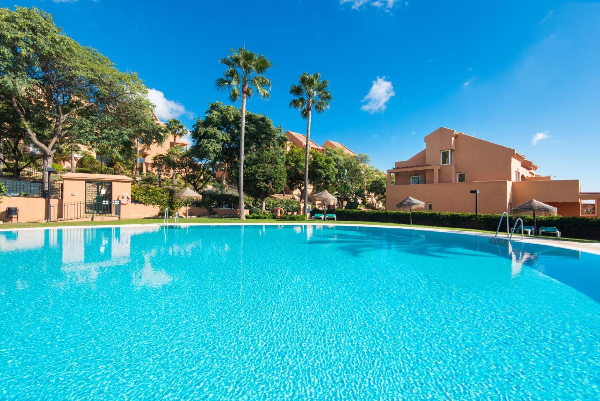 Rentandhomes Penthouse Elviria Golf มาร์เบยา ภายนอก รูปภาพ