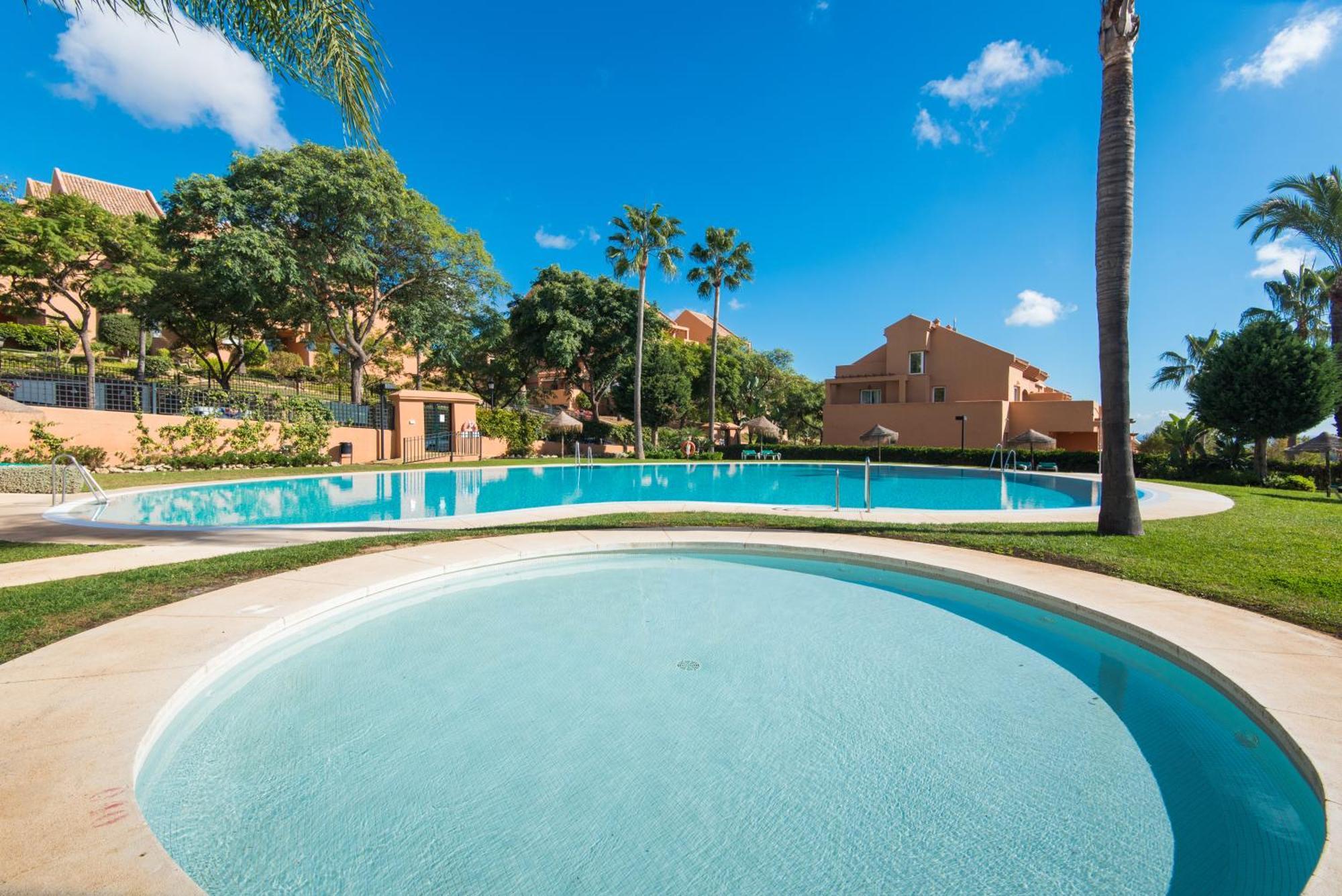 Rentandhomes Penthouse Elviria Golf มาร์เบยา ภายนอก รูปภาพ