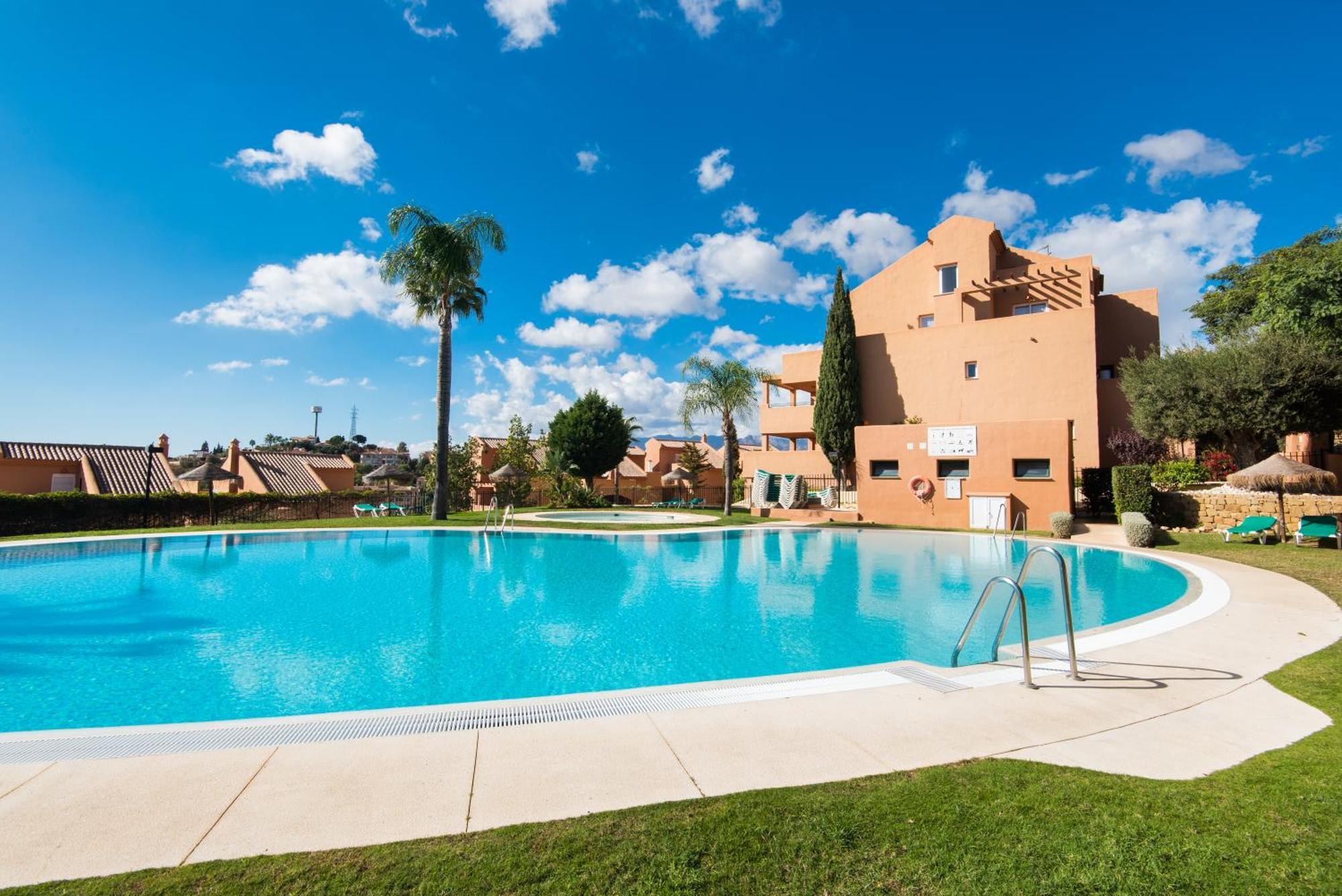 Rentandhomes Penthouse Elviria Golf มาร์เบยา ภายนอก รูปภาพ