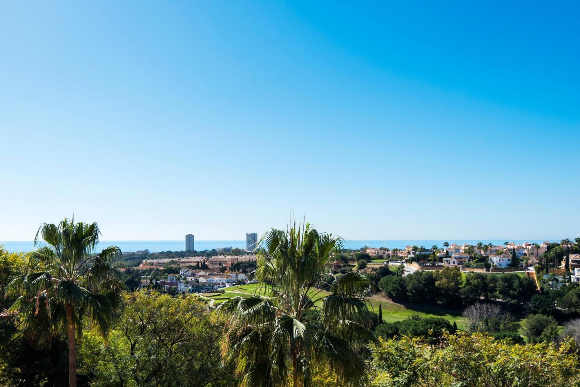 Rentandhomes Penthouse Elviria Golf มาร์เบยา ภายนอก รูปภาพ